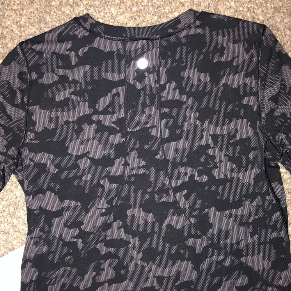 Lululemon Long Distance Tank top. 2 - Picture 6 of 7